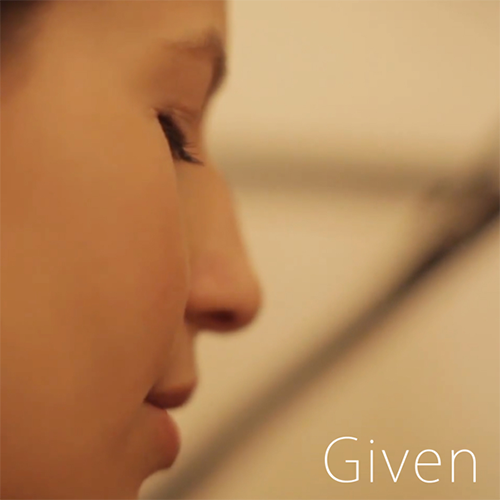 cover: Given, Shaina Taub, Gesang, Klavier