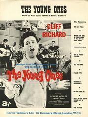 cover: The Young Ones, Cliff Richard, Gesang, Gitarre, Klavier