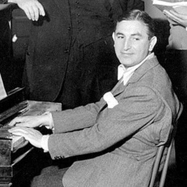 cover: Lulu's Back In Town, Al Dubin, Gesang, Gitarre, Klavier