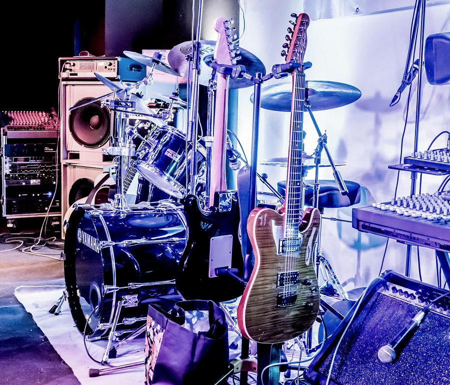 Bass Guitar – Discover the Instrument