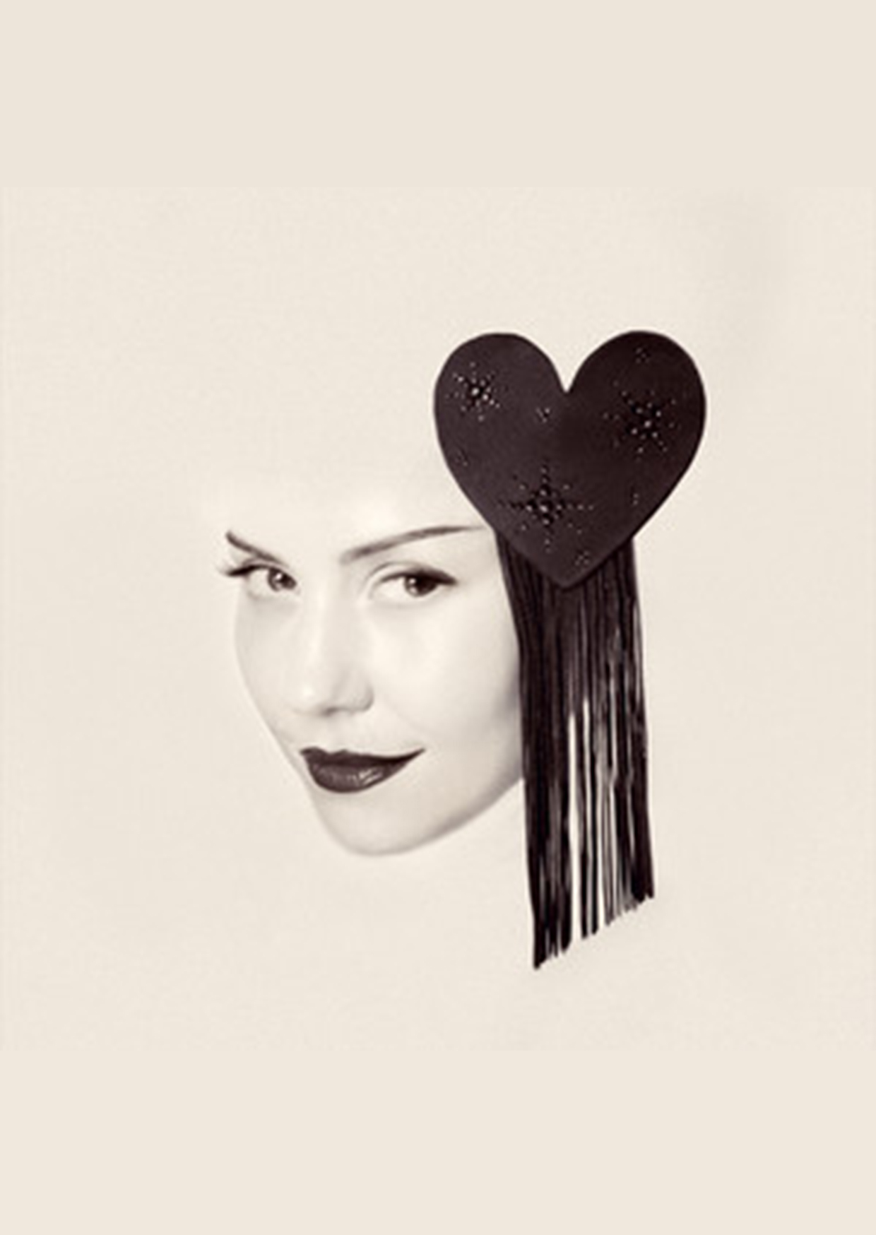 cover: Butterfly, Marina Diamandis, Gesang, Gitarre, Klavier