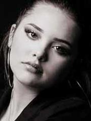 cover: Single On The 25th, Lauren Spencer-Smith, Gesang, Gitarre, Klavier