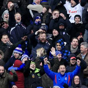 cover: We Are The Champions, The Combined Supporters Club, Gesang, Gitarre, Klavier