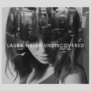 cover: Undiscovered, Laura Welsh, Gesang, Gitarre, Klavier
