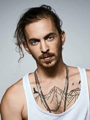 cover: Nevermind, Dennis Lloyd